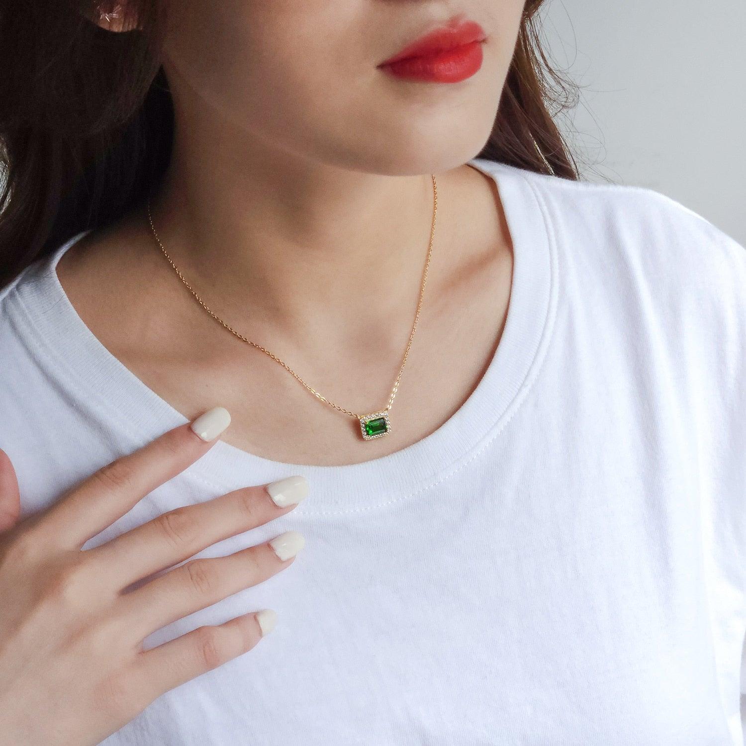 Emerald Pendant Necklace - Saivique